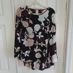 Vince Camuto Black and White high low Floral Blouse